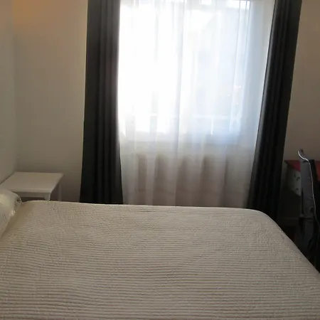 Victor Hugo Hotell 2*