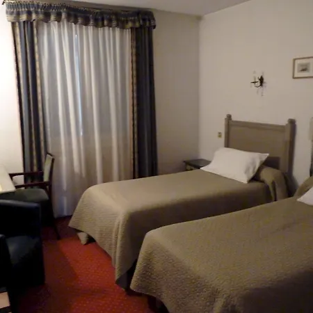 Victor Hugo Hotell 2*