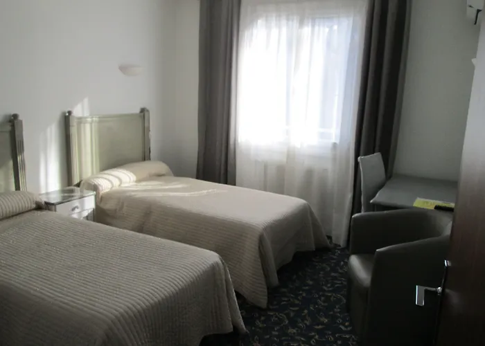 Victor Hugo 2* Ντιζόν