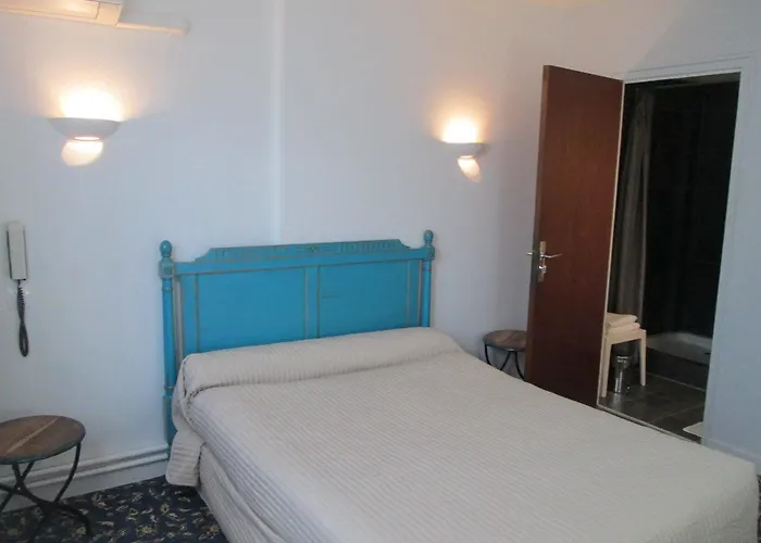 ホテル ビクトル ユーゴー 2*